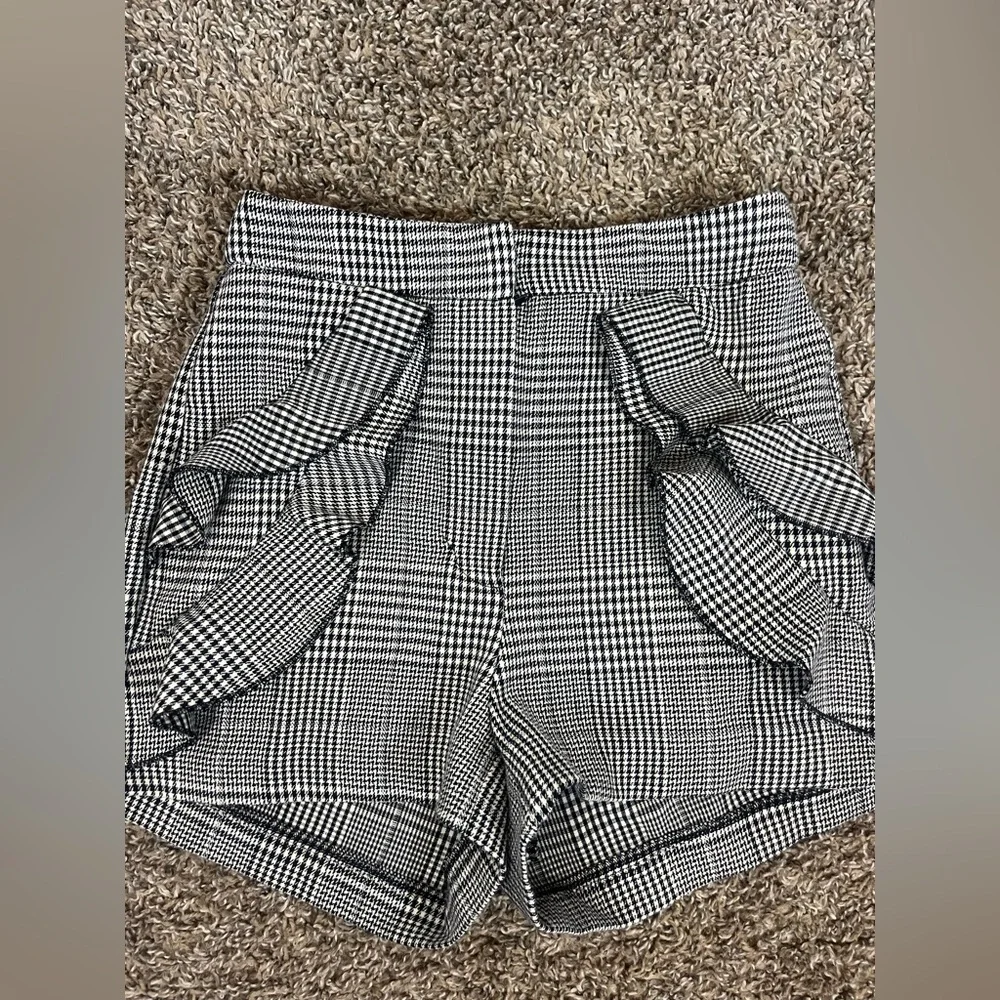 Zara Basic Collection‎ Womens Ruffle Shorts Black/White Print Small Academia